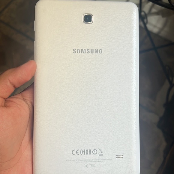 Samsung tablet model Ce0168 - Picture 2 of 4